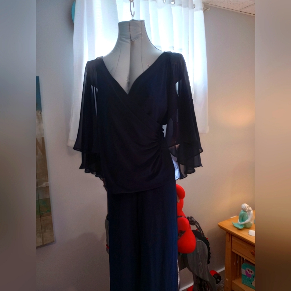 NWT 2 piece elegant pant suit
